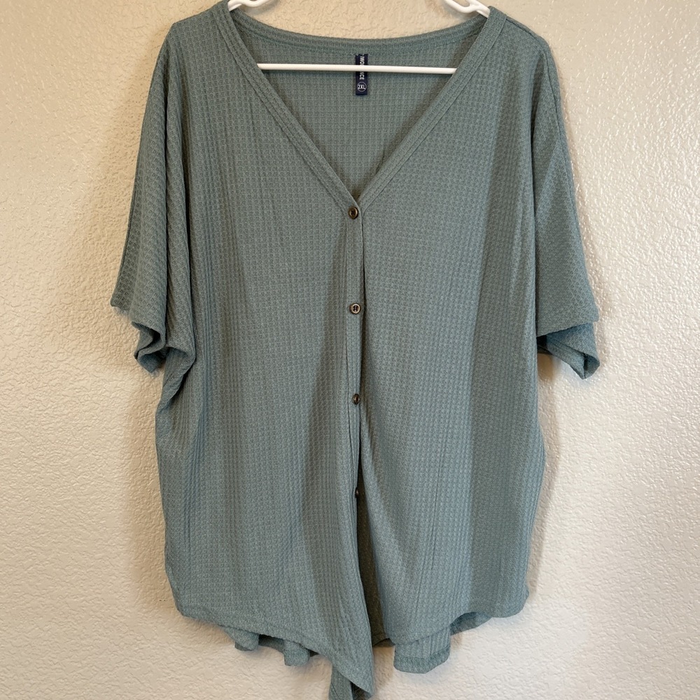 Womens Iwollence Size 2x Green Faux Button Down Short Sleeve V-Neck Top